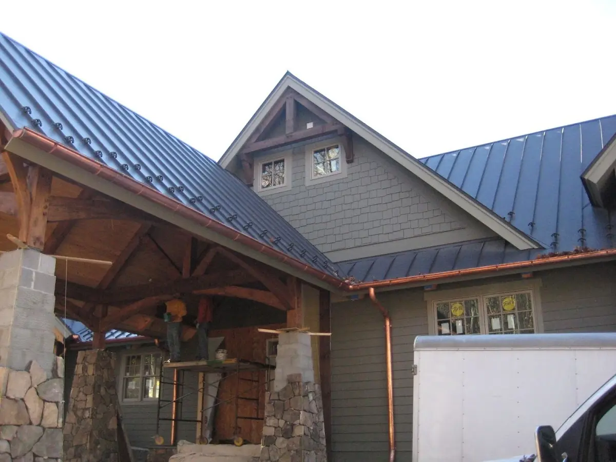 Craftsman Roofing team delivering quality roofing work in Glenrose